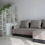 Leo Apartment Free Parking!!!